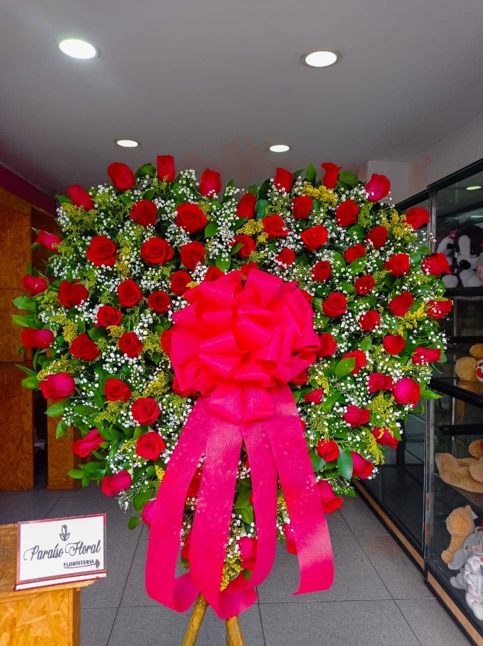 Arreglo corazón de rosas grande
