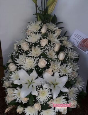 ramo funebre con dos lirios