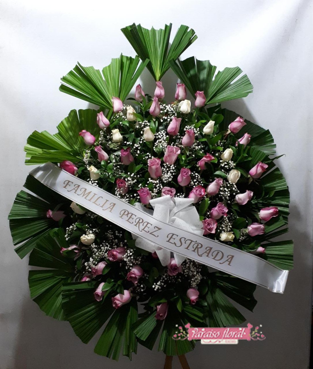 funebre rosas moradas y blancas