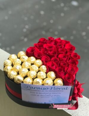 Arreglo corazon mitad rosas mitad ferreros
