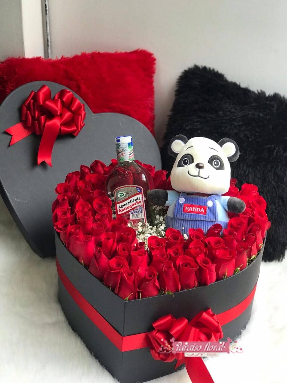 caja corazon con panda
