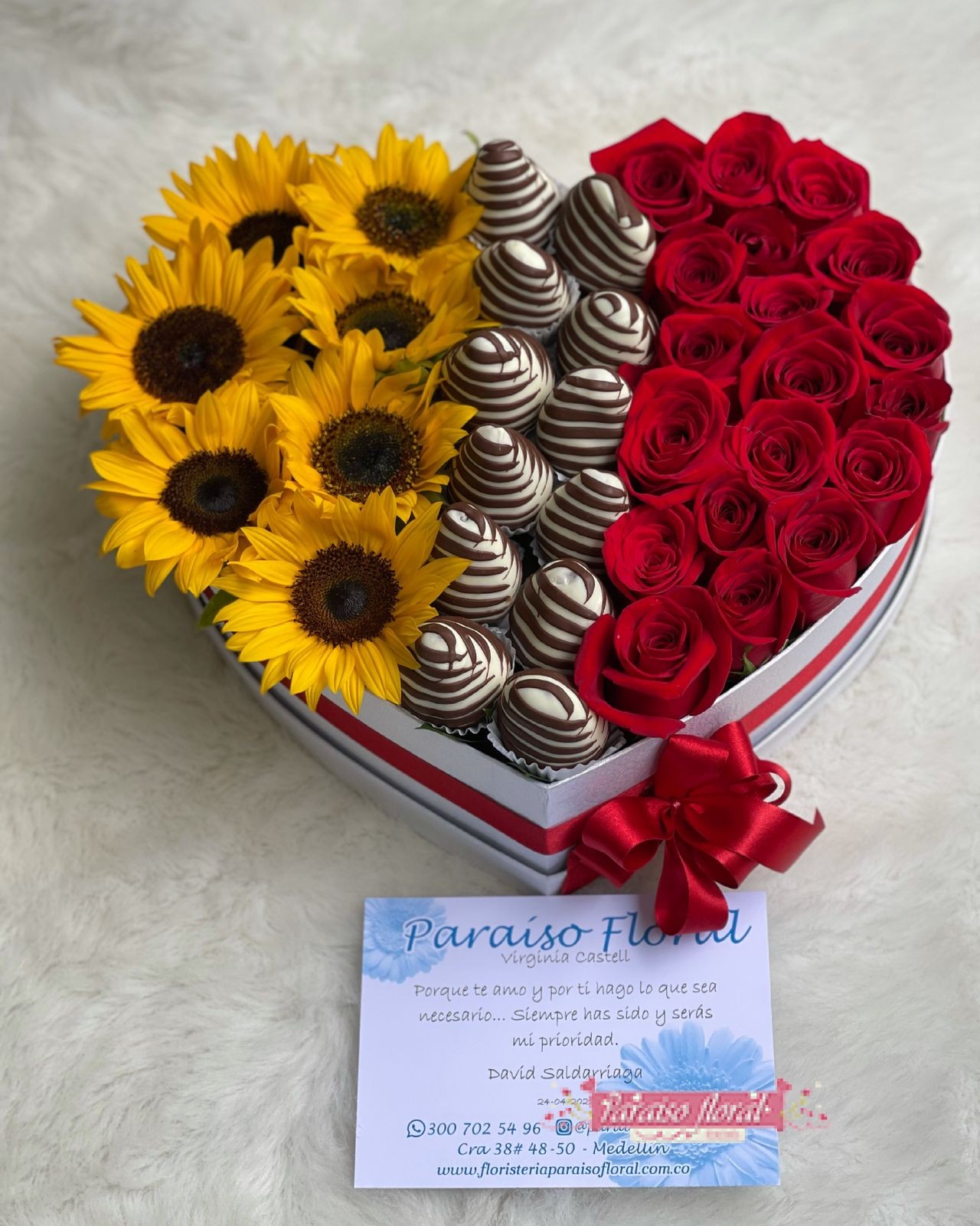 Arreglo Corazón de Rosas y Girasoles