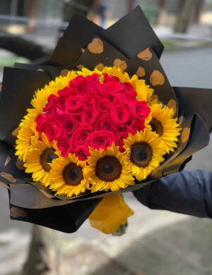 Arreglo Redondo Girasoles Y Rosas