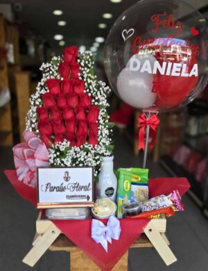 Arreglo desayuno con burbuja personalizada